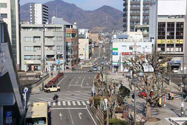 秦野市